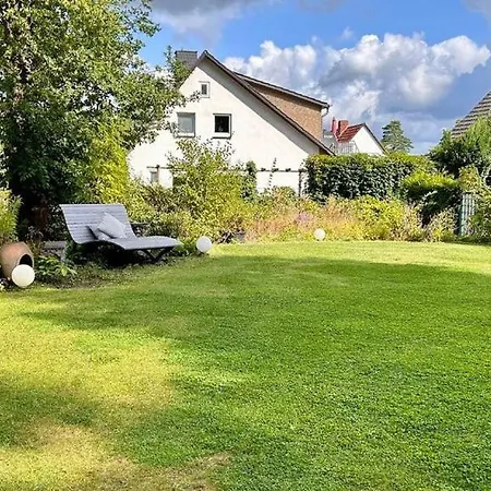 Mittwald Star - Garten Eingezaeunt, Terasse, Familie, Hund * Espelkamp-Mittwald