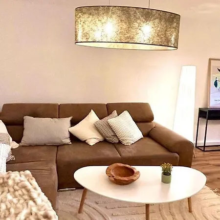 Mittwald Star - Garten Eingezaeunt, Terasse, Familie, Hund *