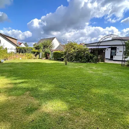 Mittwald Star - Garten Eingezaeunt, Terasse, Familie, Hund Espelkamp-Mittwald