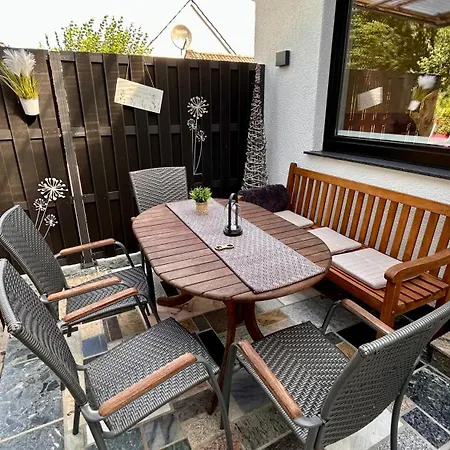 Mittwald Star - Garten Eingezaeunt, Terasse, Familie, Hund * Espelkamp-Mittwald