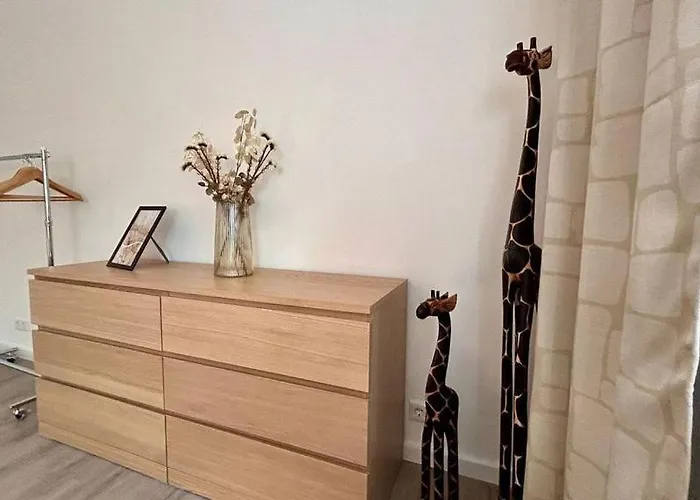 Mittwald Star - Garten Eingezaeunt, Terasse, Familie, Hund