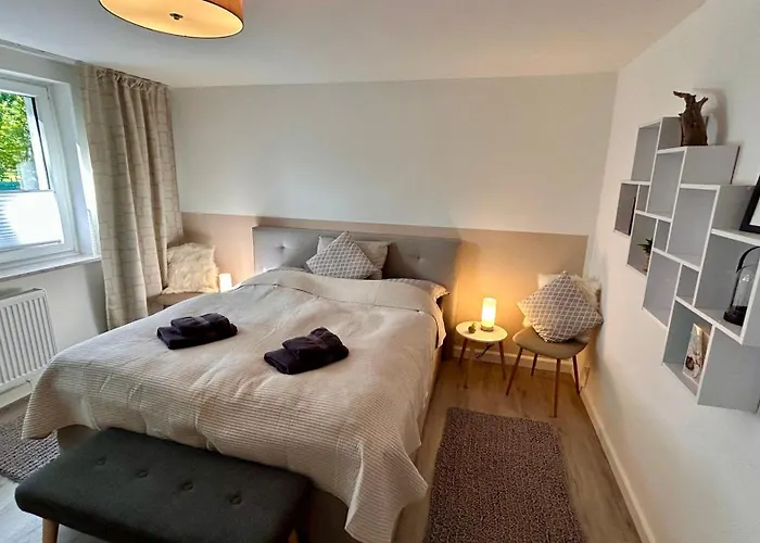 Mittwald Star - Garten Eingezaeunt, Terasse, Familie, Hund *