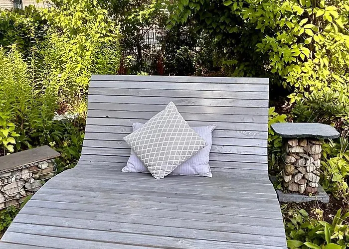 Mittwald Star - Garten Eingezaeunt, Terasse, Familie, Hund *