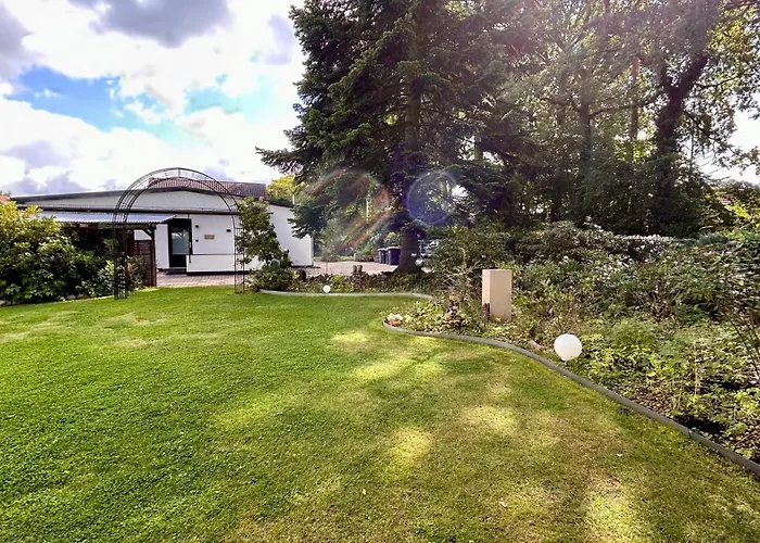 Mittwald Star - Garten Eingezaeunt, Terasse, Familie, Hund Espelkamp-Mittwald