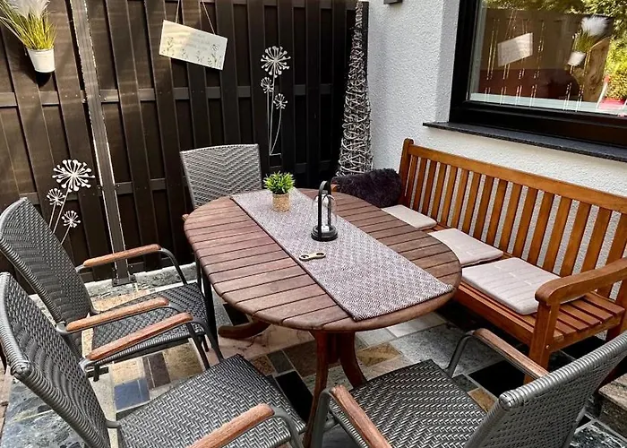 Mittwald Star - Garten Eingezaeunt, Terasse, Familie, Hund * Espelkamp-Mittwald